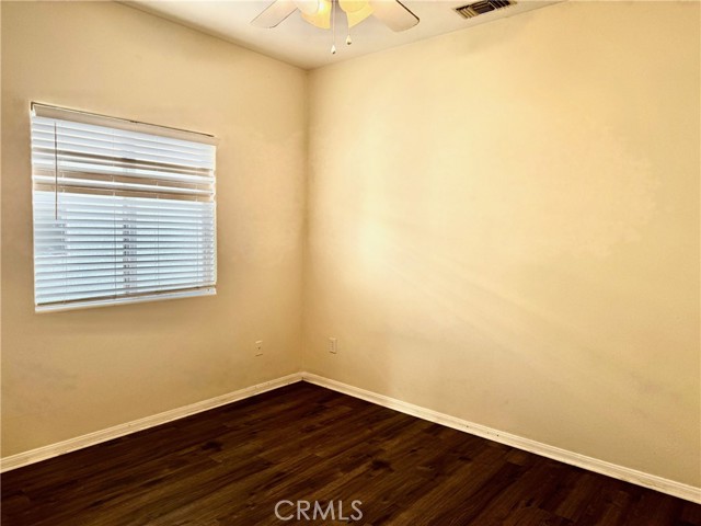 Detail Gallery Image 13 of 26 For 18930 Sherman Way #17,  Reseda,  CA 91335 - 4 Beds | 3 Baths