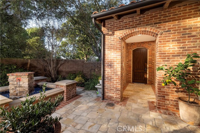 Detail Gallery Image 3 of 47 For 46 Woods Trail, Irvine,  CA 92603 - 5 Beds | 4/1 Baths