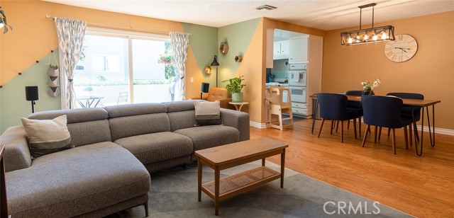 Detail Gallery Image 1 of 27 For 5055 Coldwater Canyon Ave #108,  Sherman Oaks,  CA 91423 - 2 Beds | 2 Baths