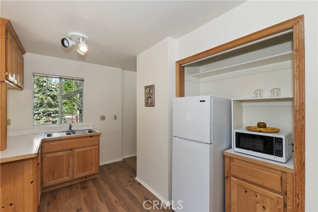 747 Boulder Bay, Big Bear Lake CA: https://media.crmls.org/medias/3e7df433-cd35-44fa-abf7-e04b69d266e9.jpg