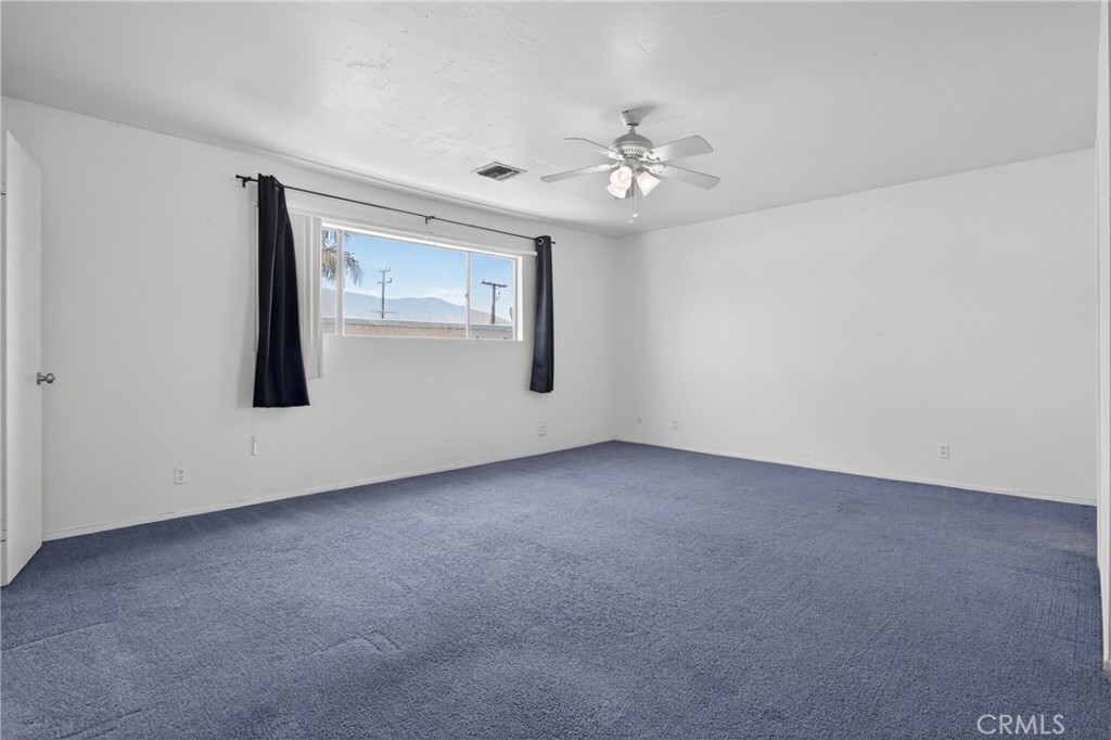 https://media.crmls.org/medias/3e7e64a3-6a87-4bd6-a517-31be7fec74ec.jpg?preset=X-Large