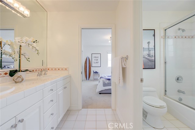 911 15th Street, Hermosa Beach, California 90254, 4 Bedrooms Bedrooms, ,3 BathroomsBathrooms,Residential,Sold,15th,SB21196642