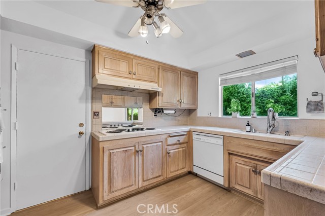 13624 Vose Street, Valley Glen CA: https://media.crmls.org/medias/3e8022ae-0aff-4006-994a-3f14eb9d8414.jpg