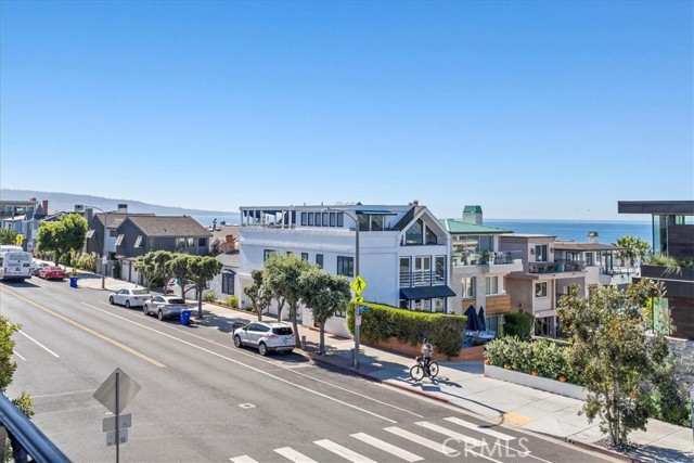 506 Manhattan Avenue, Manhattan Beach, California 90266, 3 Bedrooms Bedrooms, ,2 BathroomsBathrooms,Residential,For Sale,Manhattan,SB24034625