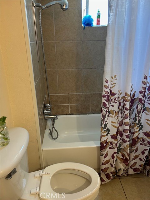 Detail Gallery Image 5 of 12 For 111 Warren, Bakersfield,  CA 93308 - 2 Beds | 1 Baths