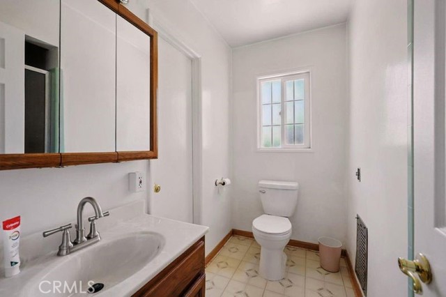 665 N Waterbury Avenue, Covina CA: https://media.crmls.org/medias/3e808a99-ddc5-40ff-8275-f82e7f276eb2.jpg