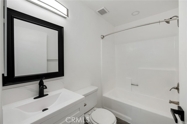 Detail Gallery Image 20 of 22 For 4406 Cahuenga Bld, Toluca Lake,  CA 91602 - – Beds | – Baths