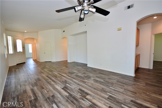 31105 Sunningdale Drive, Temecula CA: https://media.crmls.org/medias/3e80c6d8-3b54-4f36-921e-1c7d344aa8c2.jpg