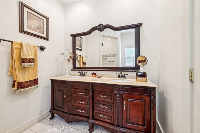 Detail Gallery Image 33 of 58 For 13621 Erwin St, Van Nuys,  CA 91401 - 4 Beds | 3 Baths
