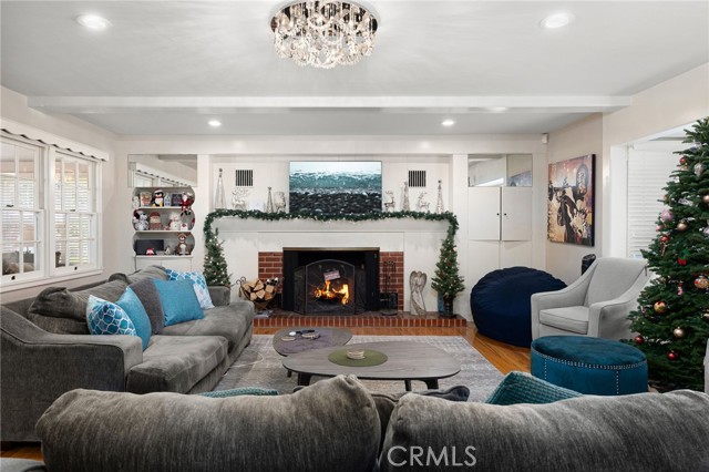 Detail Gallery Image 13 of 69 For 2964 Lombardy Rd, Pasadena,  CA 91107 - 4 Beds | 3 Baths