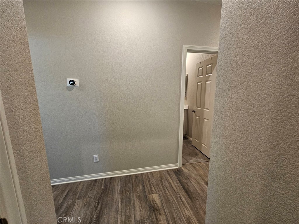 https://media.crmls.org/medias/3e81bbe0-c88b-45c9-9c7e-f88ec70f41fe.jpg?preset=X-Large