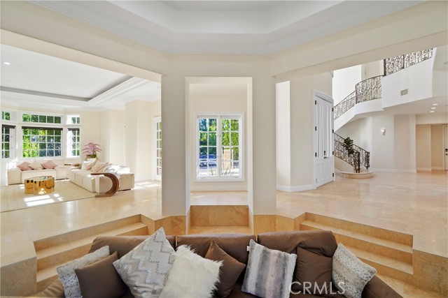 13320 Mulholland Drive, Beverly Hills CA: https://media.crmls.org/medias/3e837767-ed7f-4031-a1ae-b6a820d51b27.jpg