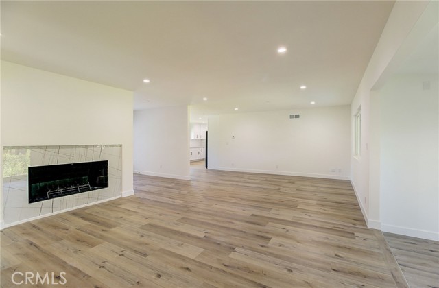 11200 Jellico Avenue, Granada Hills CA: https://media.crmls.org/medias/3e84255c-90a5-45db-a9f2-b0c193b42240.jpg