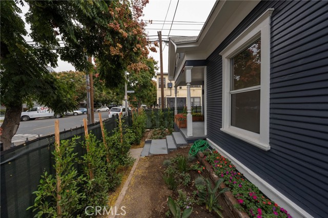 532 W 5th Street, Long Beach CA: https://media.crmls.org/medias/3e8425c6-b9f0-404e-870b-c8166fc1bcea.jpg