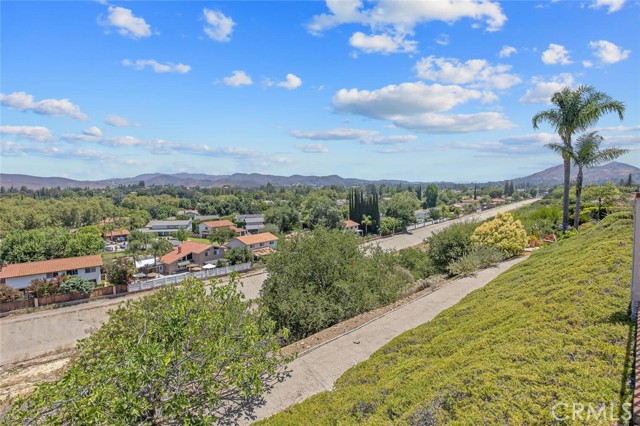 2039 Channelford Road, Westlake Village CA: https://media.crmls.org/medias/3e84ffb6-3626-45a7-8233-de0fc9baf39c.jpg