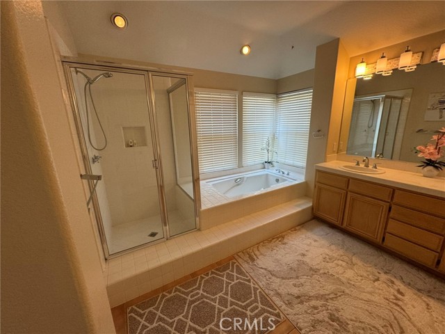 6 Lakeridge, Rancho Santa Margarita CA: https://media.crmls.org/medias/3e85385c-a44e-4eb2-8b10-8eca08137e87.jpg