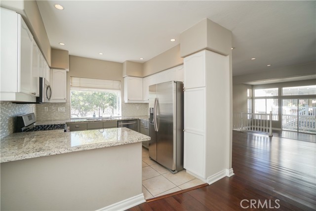 Detail Gallery Image 10 of 29 For 574 N Pageant Dr #E,  Orange,  CA 92869 - 3 Beds | 2/1 Baths