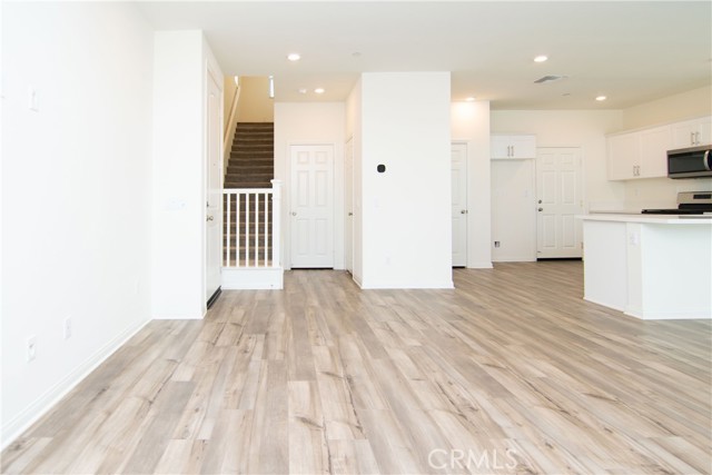 Detail Gallery Image 6 of 18 For 1592 Redwoods Dr, Upland,  CA 91784 - 3 Beds | 2/1 Baths