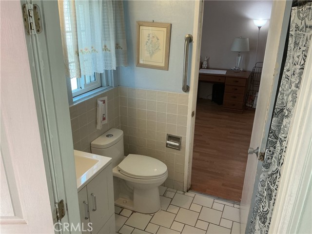 Detail Gallery Image 2 of 17 For 17740 Baltar St, Reseda,  CA 91335 - 7 Beds | 3 Baths