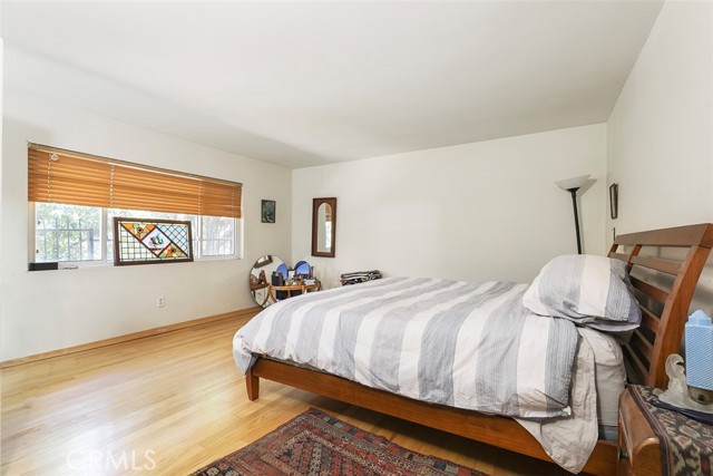 22526 Cass Avenue, Woodland Hills CA: https://media.crmls.org/medias/3e86a39d-4272-46ab-847a-bca53b61854d.jpg