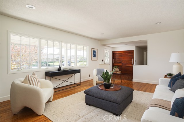 Detail Gallery Image 6 of 33 For 13422 Flint Dr, Santa Ana,  CA 92705 - 3 Beds | 2/1 Baths