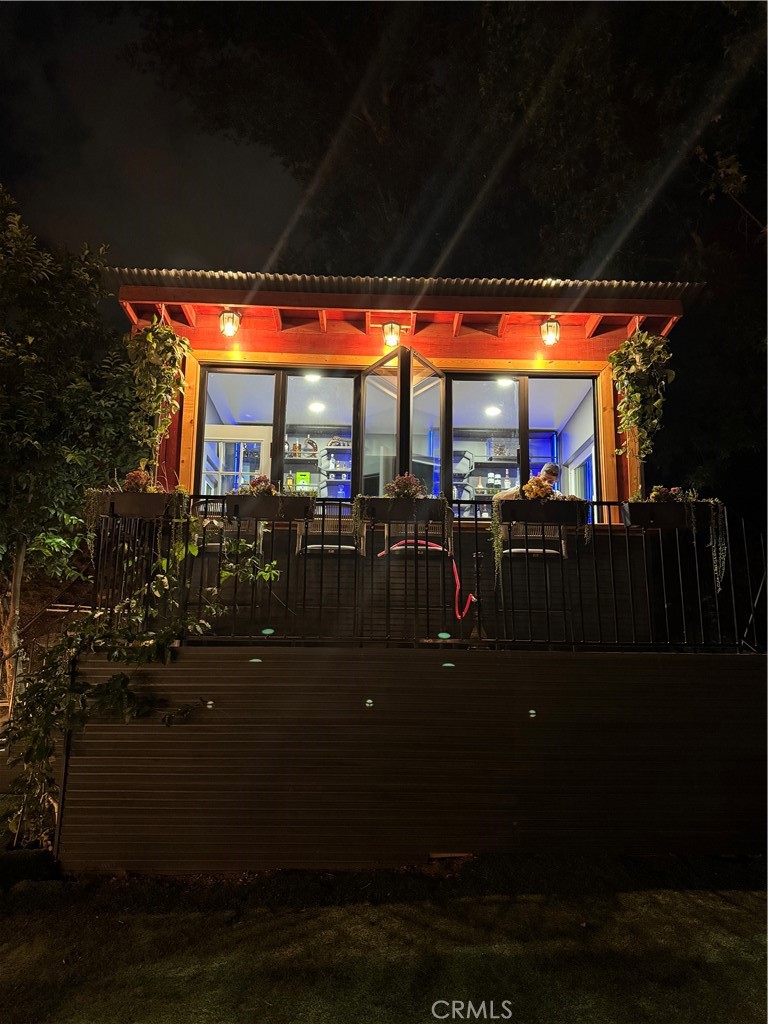 https://media.crmls.org/medias/3e87daec-6adf-4b6e-80c5-483699181580.jpg?preset=X-Large