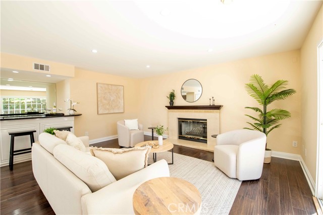 12860 Charlwood Street, Cerritos CA: https://media.crmls.org/medias/3e8813b7-c5a5-4210-954b-4b5e23e4f36b.jpg