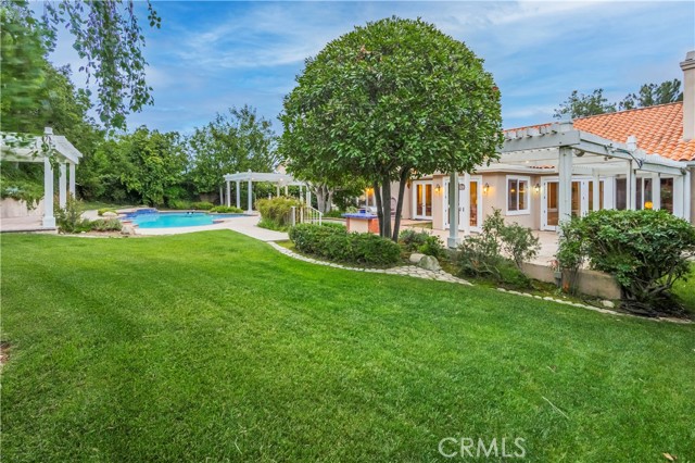 369 Ashbury Lane, Upland CA: https://media.crmls.org/medias/3e888410-b5e4-4b83-a2d5-14782d51de1f.jpg