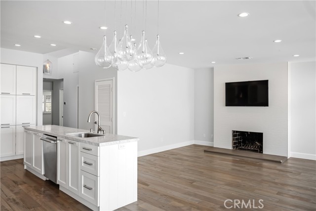 525 21st St, Manhattan Beach, California 90266, 3 Bedrooms Bedrooms, ,1 BathroomBathrooms,Residential,For Sale,21st St,SB25020966
