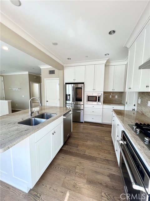 Detail Gallery Image 9 of 24 For 108 Mighty Oak, Irvine,  CA 92602 - 3 Beds | 3 Baths