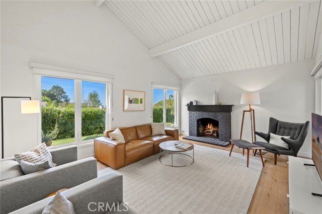 Detail Gallery Image 4 of 41 For 3121 Bern Dr, Laguna Beach,  CA 92651 - 5 Beds | 2/1 Baths