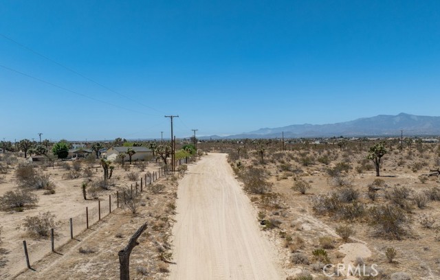 Detail Gallery Image 14 of 15 For 13828 Cholame Rd, Phelan,  CA 92371 - – Beds | – Baths