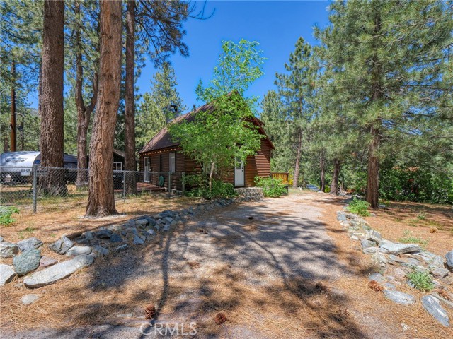 Detail Gallery Image 6 of 40 For 6226 Conifer Dr, Wrightwood,  CA 92397 - 3 Beds | 2 Baths
