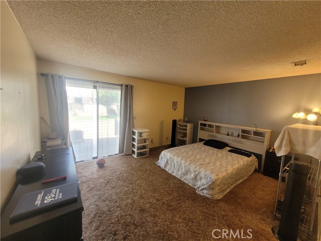 Detail Gallery Image 9 of 30 For 19218 Elm Dr, Apple Valley,  CA 92308 - 1 Beds | 2 Baths