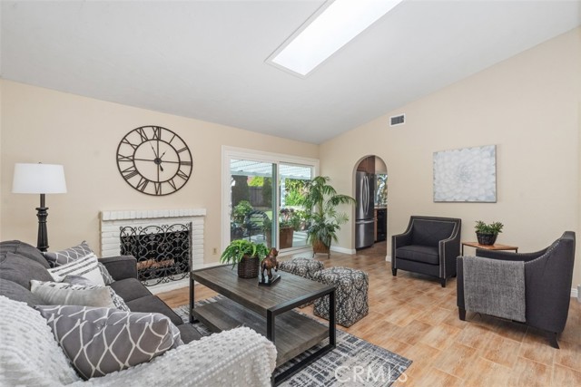 Detail Gallery Image 7 of 44 For 24181 Novia Circle, Mission Viejo,  CA 92691 - 4 Beds | 2 Baths