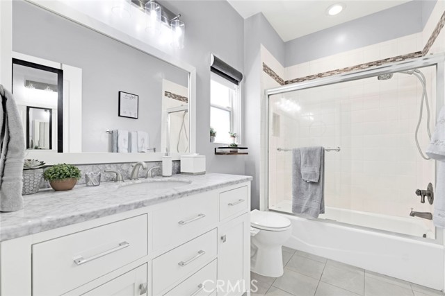 11225 Peach Grove Street, North Hollywood CA: https://media.crmls.org/medias/3e8a8ab5-bab1-48d9-860f-e408e09a688e.jpg