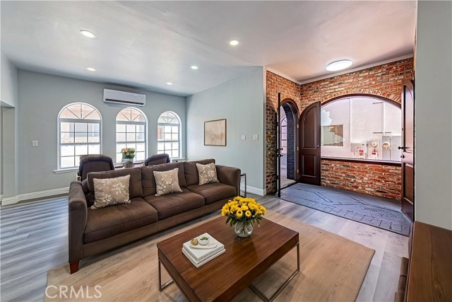 Detail Gallery Image 18 of 39 For 5334 S Victoria Ave, Los Angeles,  CA 90043 - 4 Beds | 3 Baths