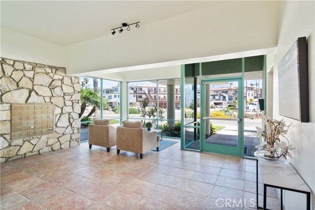201 Calle Miramar, Redondo Beach CA: https://media.crmls.org/medias/3e8b9b56-a110-46ac-b9ab-d16999b625af.jpg