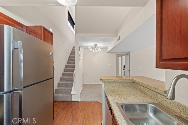 Detail Gallery Image 6 of 52 For 21400 Burbank Bld #313,  Woodland Hills,  CA 91367 - 2 Beds | 2 Baths