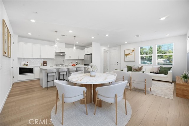 Detail Gallery Image 3 of 33 For 2378 Channel Drive #105,  Ventura,  CA 93003 - 4 Beds | 2/1 Baths