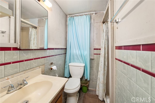748 E Monterey Avenue, Pomona CA: https://media.crmls.org/medias/3e8caf45-3891-4b1e-b3fb-9161de9c1a52.jpg