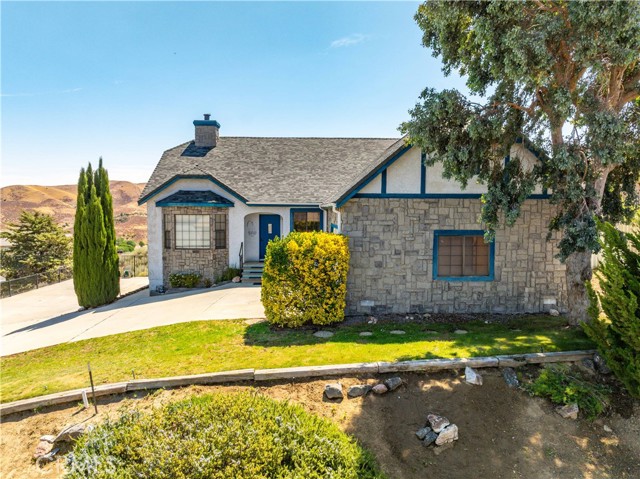 Detail Gallery Image 2 of 40 For 14747 Flintstone Dr, Lake Elizabeth,  CA 93532 - 3 Beds | 2 Baths