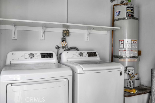 Newer washer/dryer.