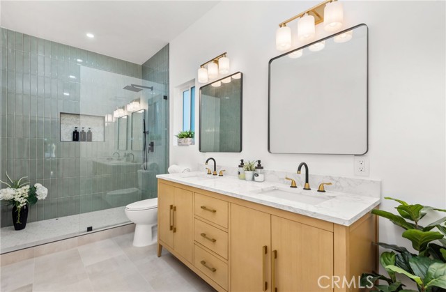 Detail Gallery Image 19 of 37 For 5414 Hillcrest, Los Angeles,  CA 90043 - 3 Beds | 2 Baths