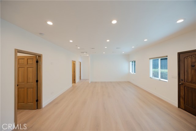 Detail Gallery Image 8 of 27 For 19617 Oxnard St, Tarzana,  CA 91356 - 3 Beds | 2 Baths