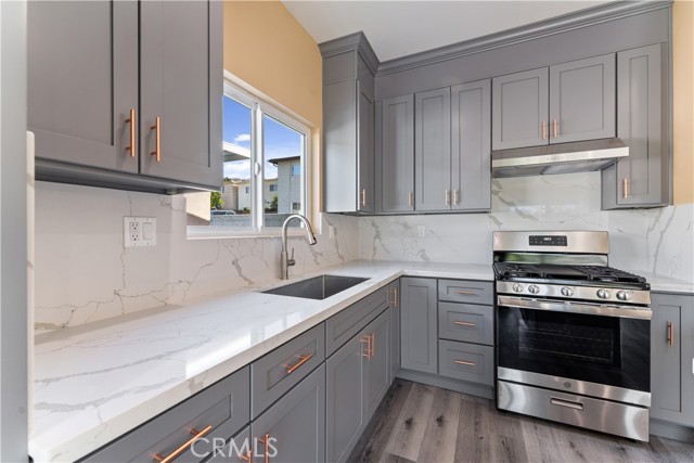 Detail Gallery Image 7 of 22 For 6942 Valmont, Tujunga,  CA 91042 - 3 Beds | 2 Baths