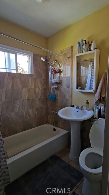 Detail Gallery Image 24 of 30 For 2546 S Bronson, Los Angeles,  CA 90018 - 5 Beds | 4 Baths