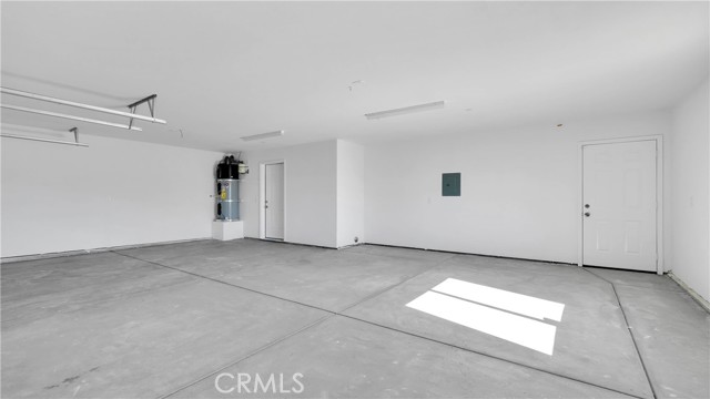 7939 Lassen Avenue, Hesperia CA: https://media.crmls.org/medias/3e8ed0f0-48ee-4ffd-b787-fedf57f6306e.jpg
