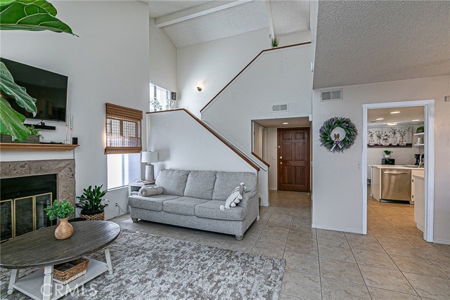 Detail Gallery Image 7 of 36 For 200 Village Circle, Lompoc,  CA 93436 - 2 Beds | 1/1 Baths