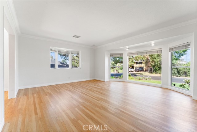 12172 Woodlawn Avenue, North Tustin CA: https://media.crmls.org/medias/3e8f50ae-3842-429a-aa3c-57e6acb398d0.jpg